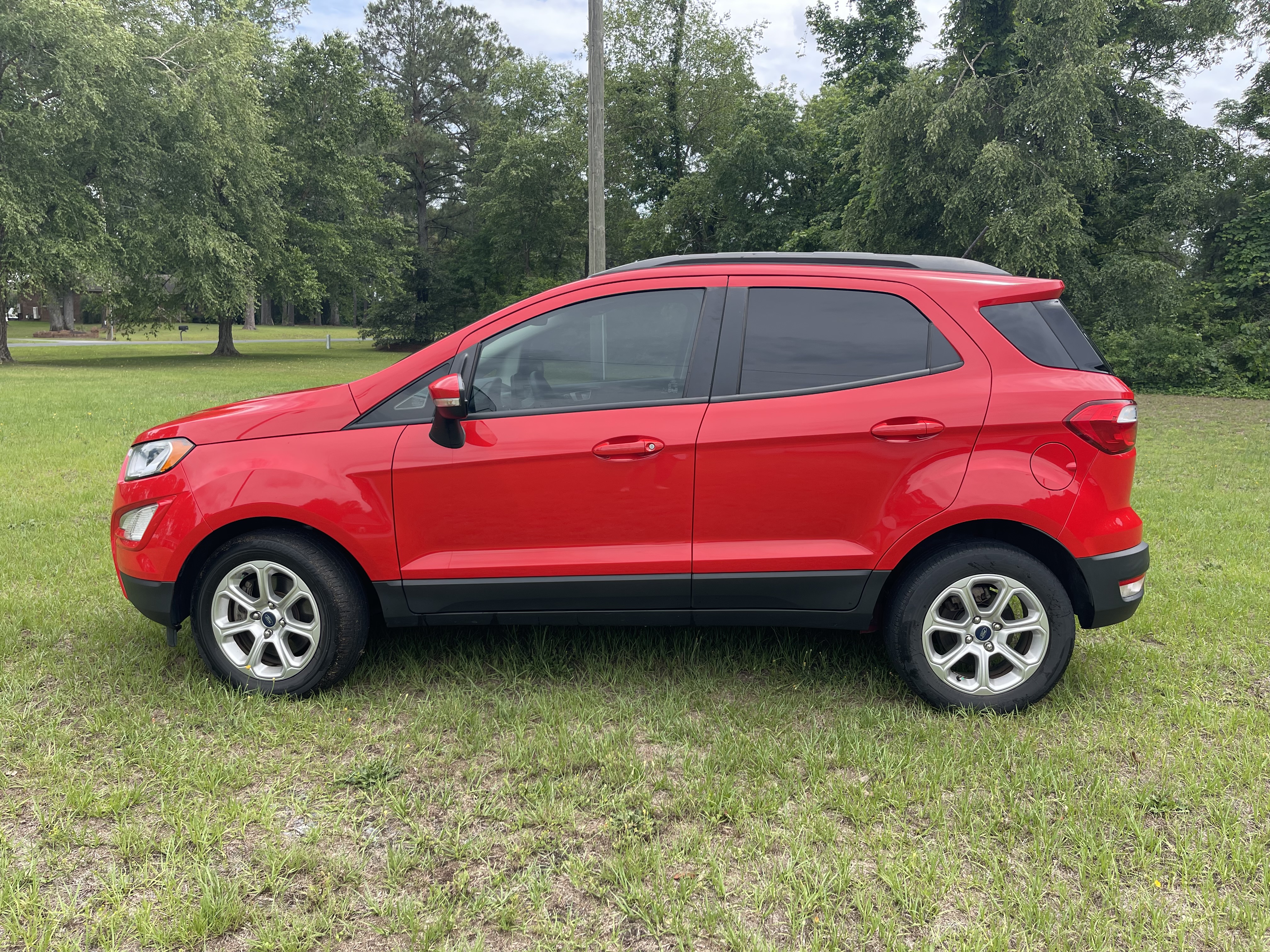 Used 2021 Ford EcoSport SE FWD image 2