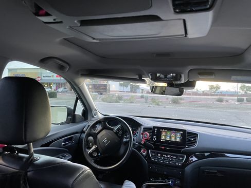 Used 2020 Honda Pilot Touring image 14