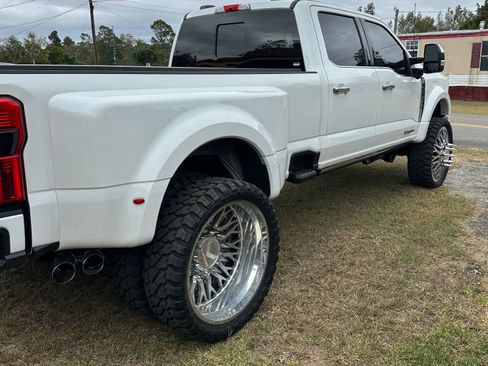 Used 2024 Ford F450 Limited w/ FX4 Off-Road Package image 5