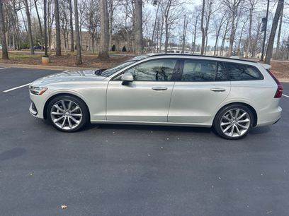 Used 2020 Volvo V60 T5 Momentum