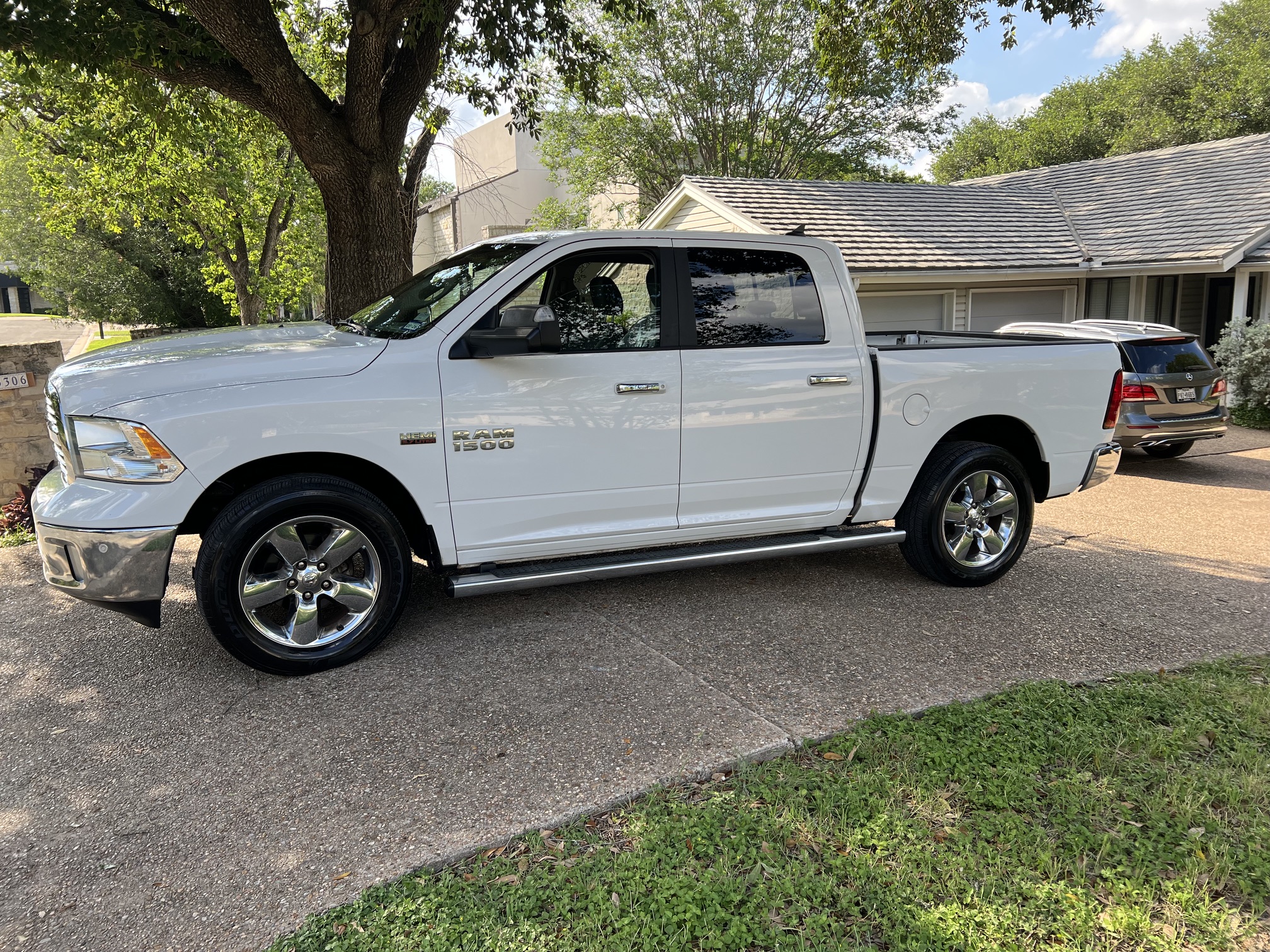 Used 2018 RAM 1500 Lone Star AWD/4WD image 2