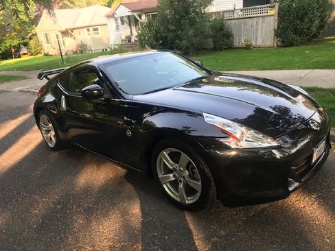 Used 2010 Nissan 370Z Touring image 14