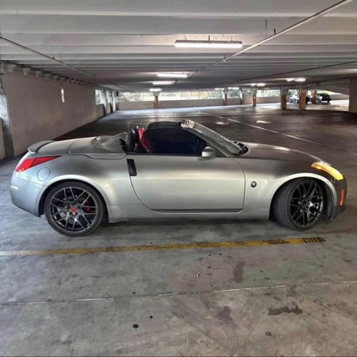 Used 2004 Nissan 350Z Touring RWD image 1