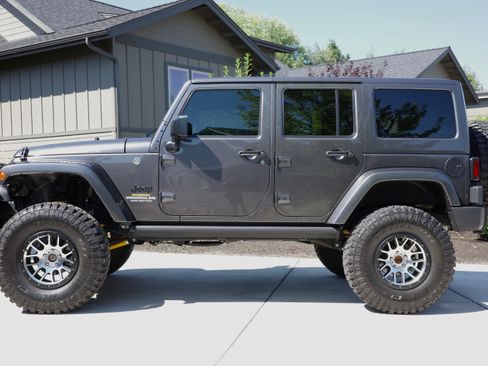 Used 2016 Jeep Wrangler Unlimited Rubicon AWD/4WD image 6