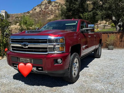 Used 2019 Chevrolet Silverado 2500 High Country w/ Duramax Plus Package AWD/4WD image 16