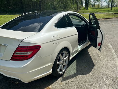 Used 2012 Mercedes-Benz C 350 Coupe image 4