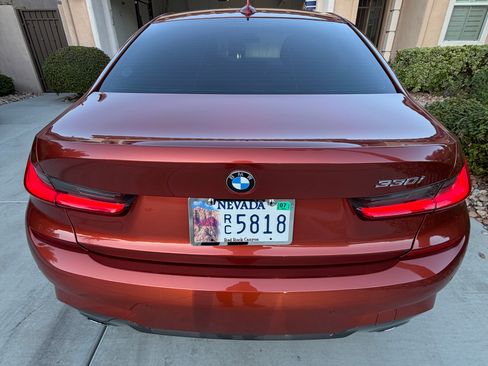 Used 2021 BMW 330i Sedan w/ M Sport Package image 10