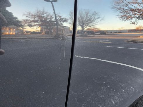 Used 2022 Ford Expedition XLT image 25