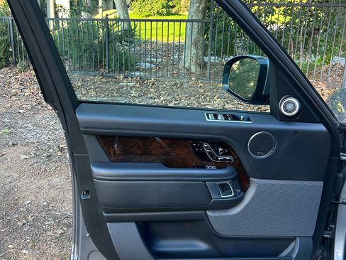 Used 2021 Land Rover Range Rover P525 Westminster Edition image 20