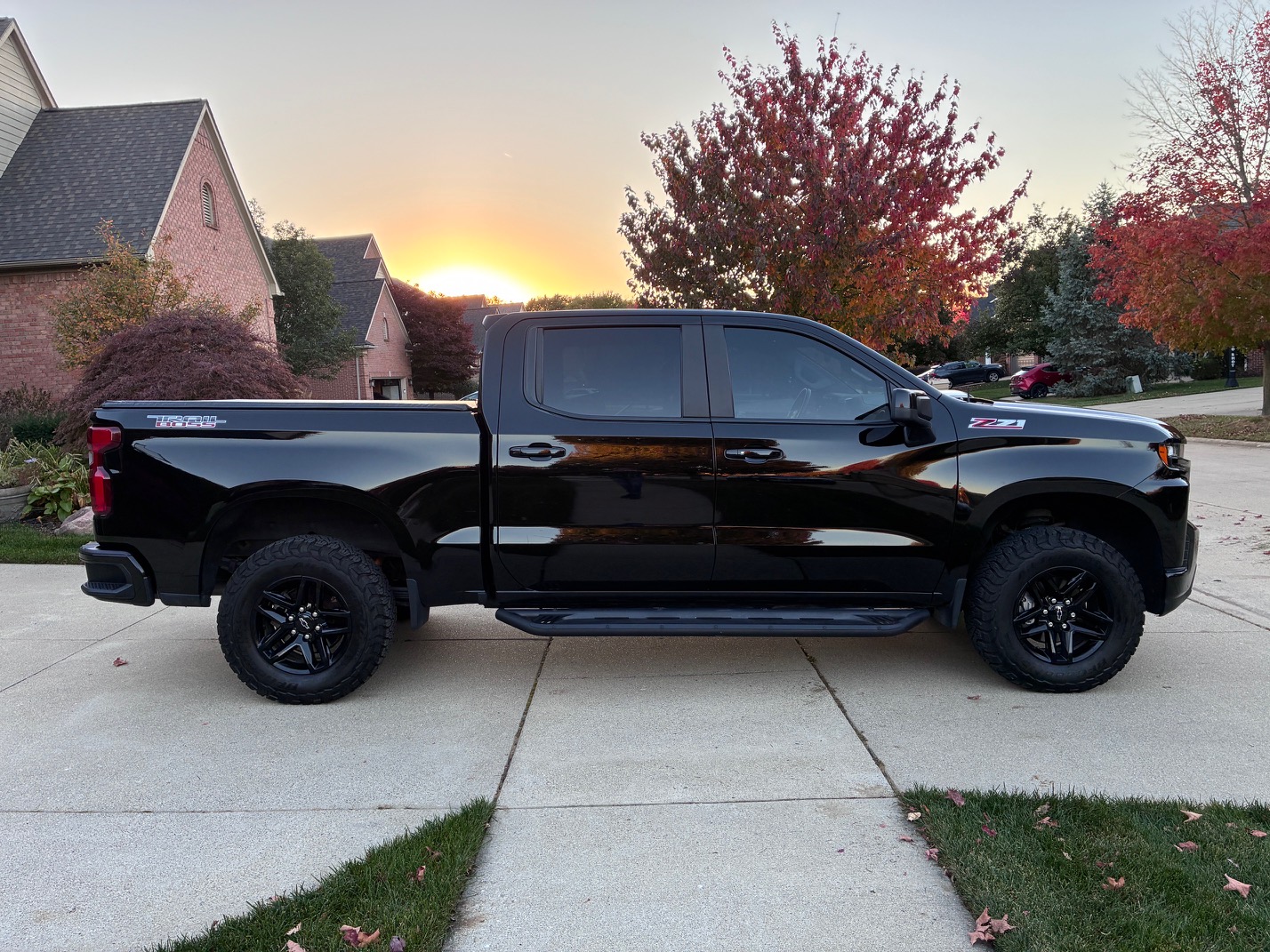 Used 2020 Chevrolet Silverado 1500 LT Trail Boss AWD/4WD image 9