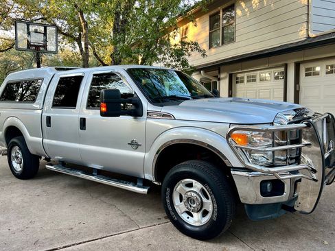 Used 2015 Ford F250 XLT w/ XLT Value Package image 2