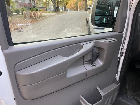 Used 2014 Chevrolet Express 3500 LT w/ LT Preferred Equipment Group image 10