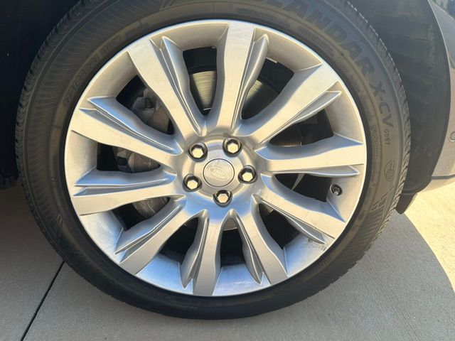 Used 2017 Land Rover Range Rover Supercharged AWD/4WD image 13