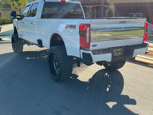 Used 2024 Ford F250 Platinum AWD/4WD image 4