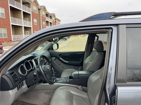 Used 2005 Toyota 4Runner Limited image 5