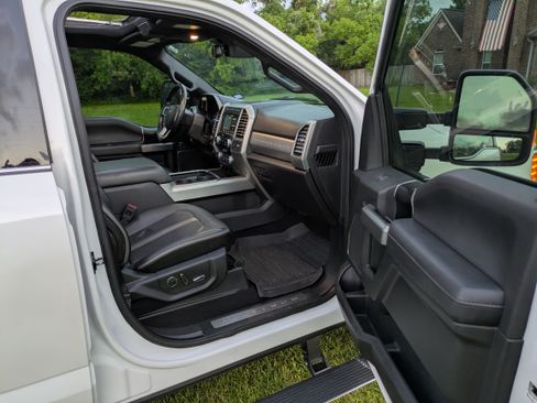 Used 2019 Ford F350 Platinum w/ Platinum Ultimate Package image 19