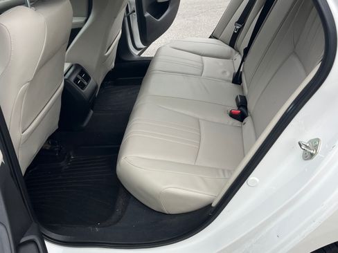 Used 2018 Honda Accord EX-L image 10