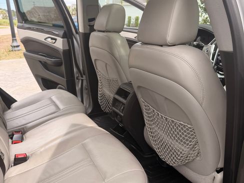 Used 2014 Cadillac SRX Luxury w/ Driver Awareness Package FWD image 13