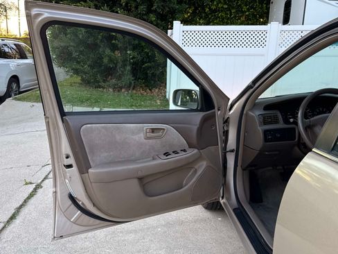 Used 2001 Toyota Camry LE image 13