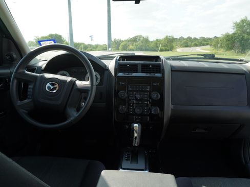 Used 2009 MAZDA Tribute i Sport image 10