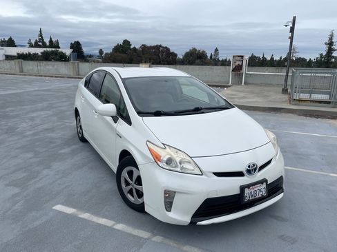 Used 2012 Toyota Prius Three image 1