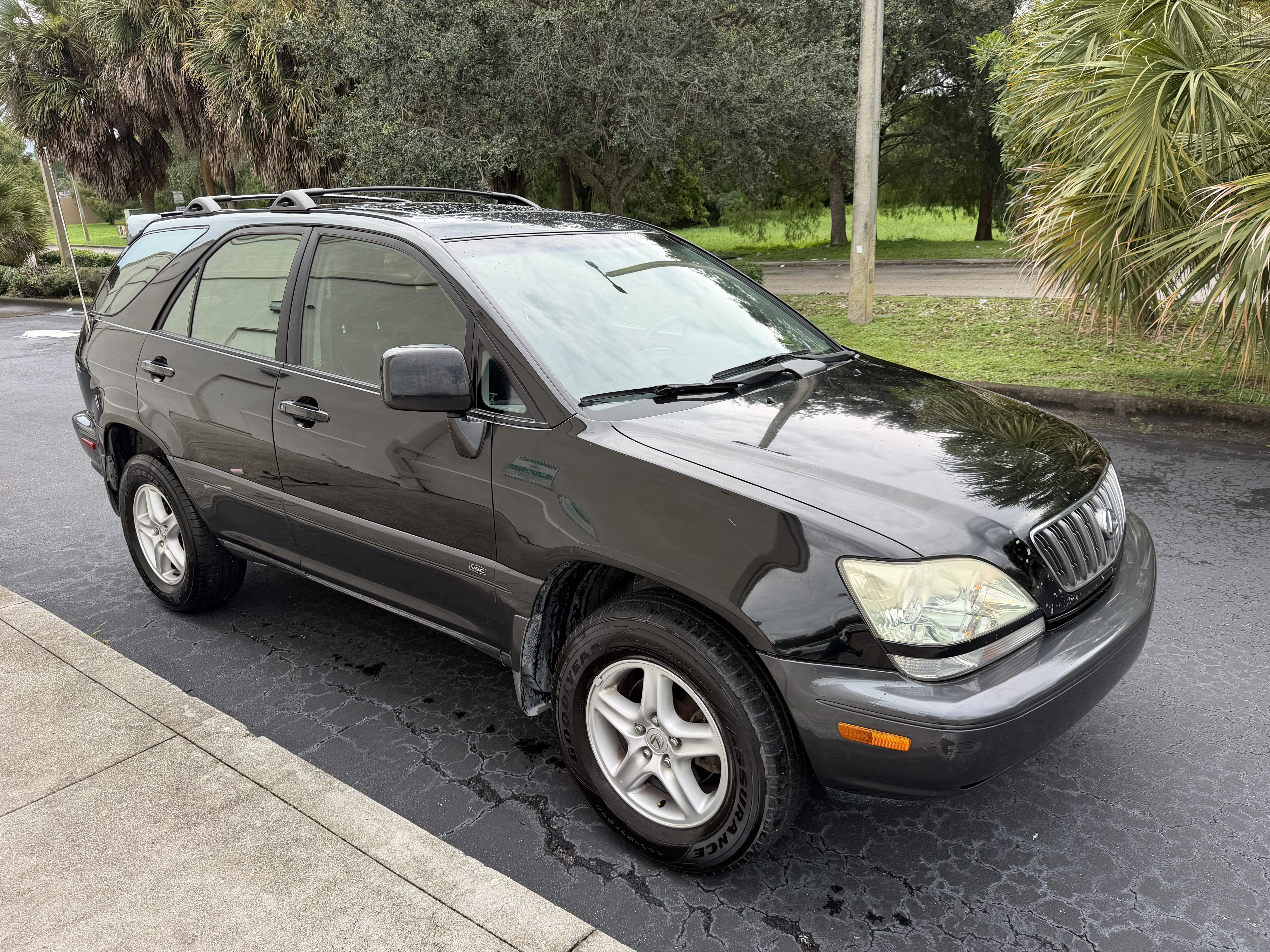 Used 2001 Lexus RX 300 FWD image 2