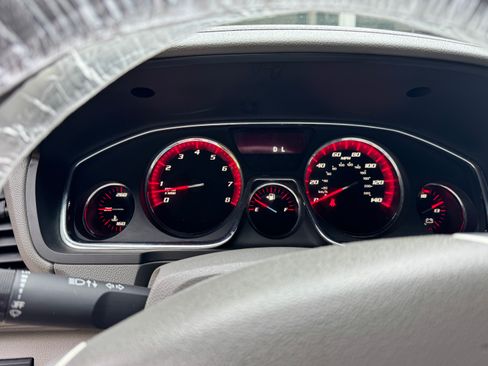 Used 2014 GMC Acadia SLE image 1