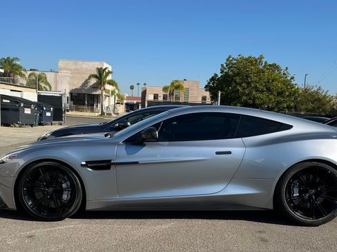 Used 2014 Aston Martin Vanquish Coupe image 4