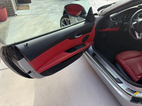 Used 2015 BMW Z4 sDrive35i image 8