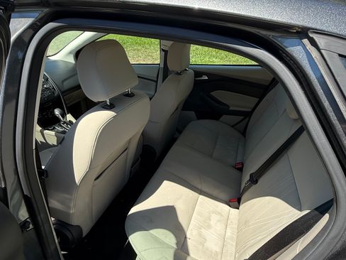 Used 2017 Ford Focus SE image 8
