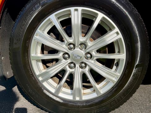Used 2018 Cadillac XT5 FWD image 9