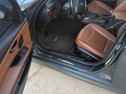 Used 2011 BMW 328i xDrive Sedan AWD/4WD image 10