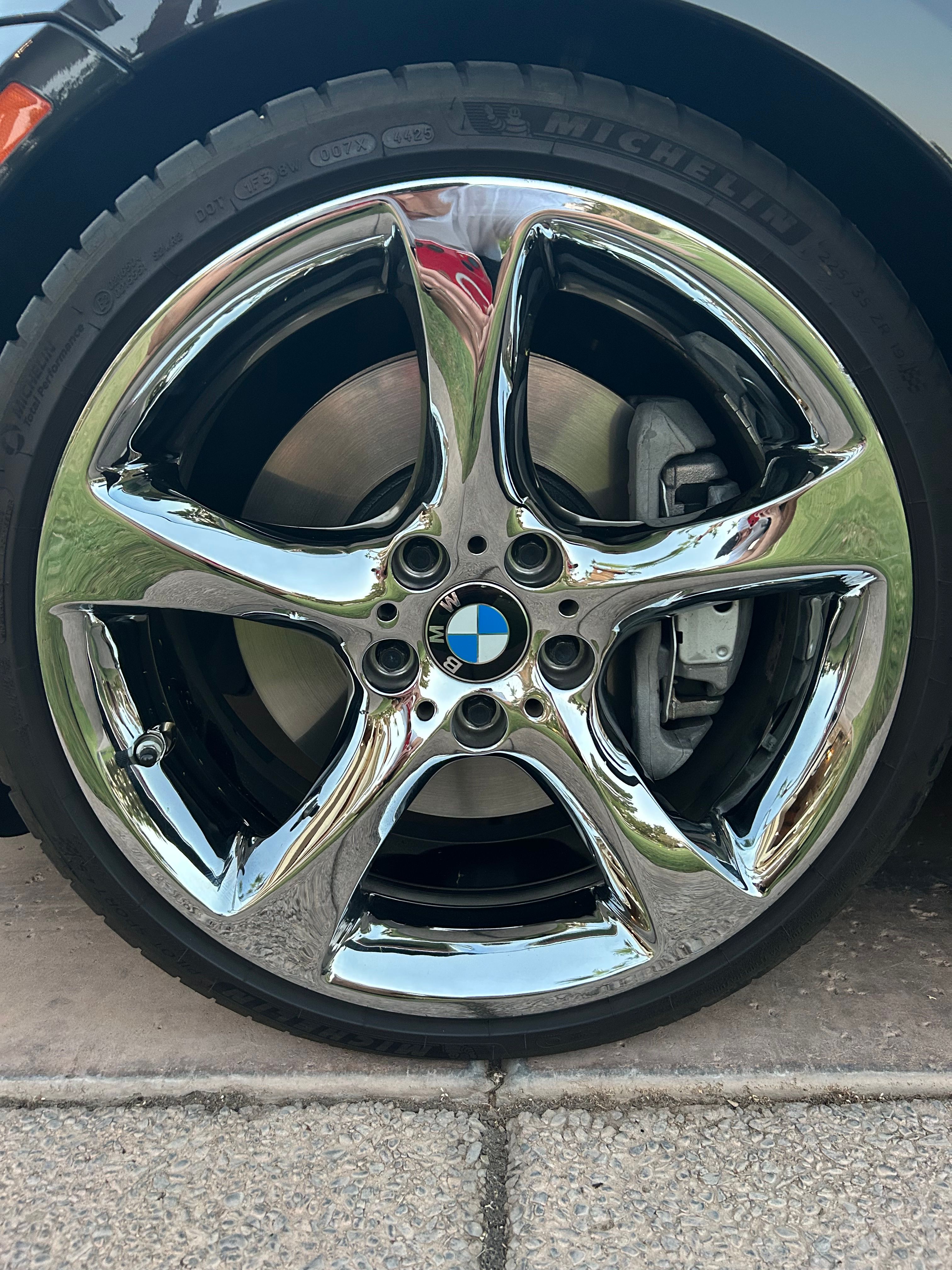 Used 2011 BMW 335i Convertible RWD image 4
