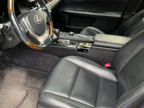 Used 2013 Lexus ES 350 350 Sedan 4D image 9