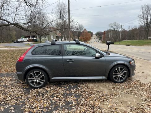Used 2010 Volvo C30 T5 R-Design image 6