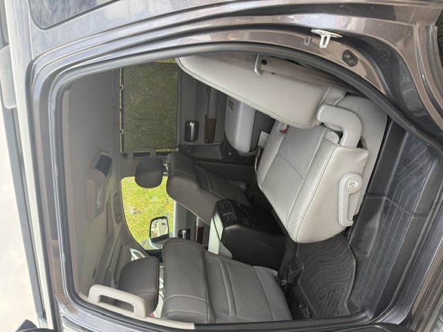Used 2015 Toyota Sequoia Platinum RWD image 5