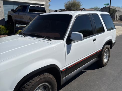 Used 1994 Ford Explorer Sport image 2