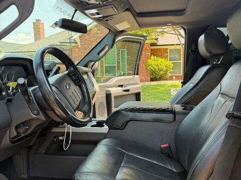 Used 2015 Ford F250 Lariat w/ Lariat Ultimate Package AWD/4WD image 11