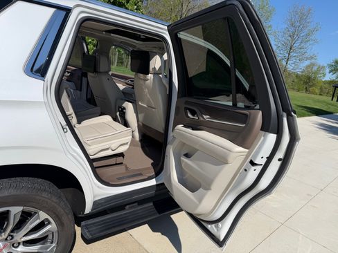 Used 2022 GMC Yukon Denali w/ Denali Ultimate Package AWD/4WD image 22