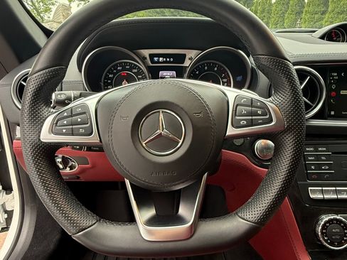 Used 2017 Mercedes-Benz SL 550 image 15