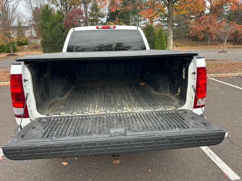 Used 2012 GMC Sierra 1500 SLT w/ Suspension Package, Off-Road image 12