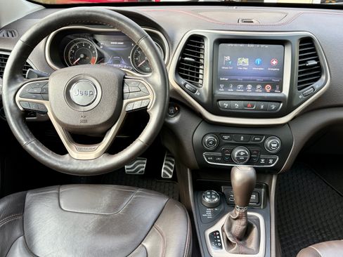 Used 2014 Jeep Cherokee Trailhawk w/ Technology Group AWD/4WD image 5