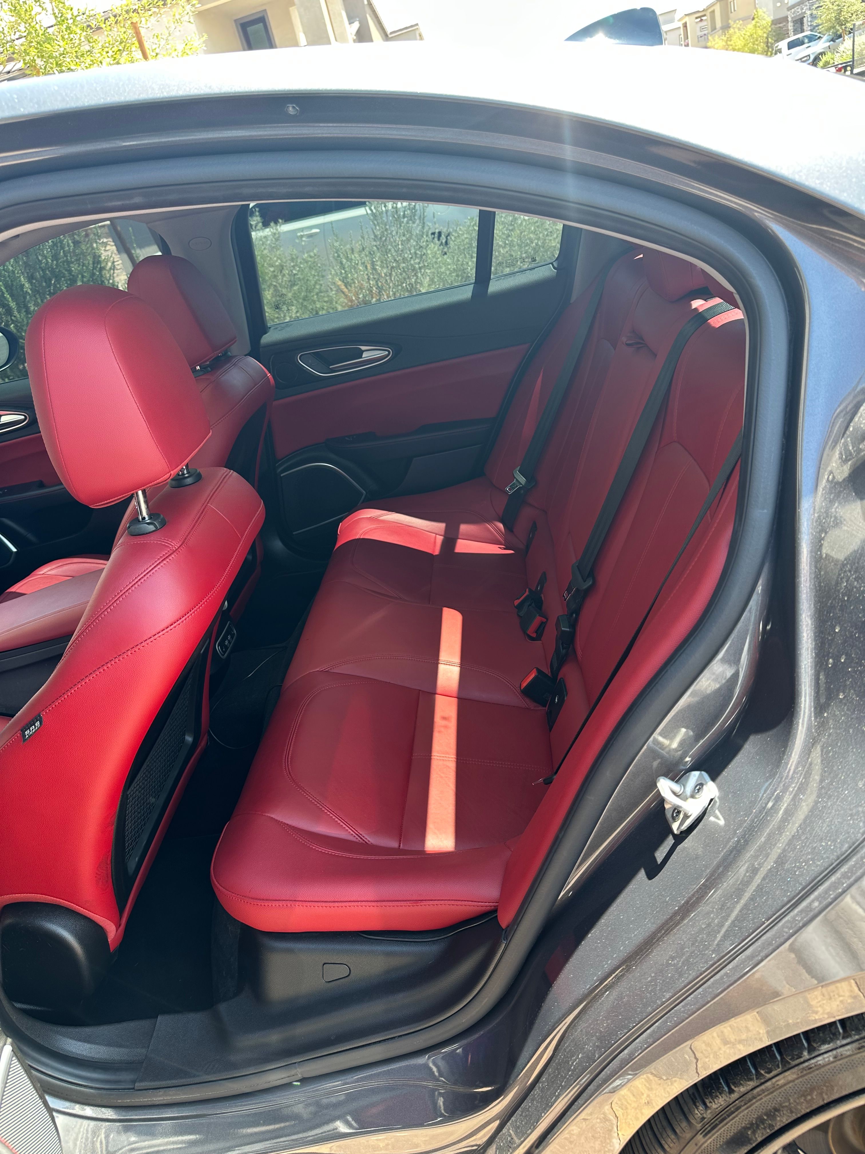 Used 2019 Alfa Romeo Giulia AWD w/ Quick Order Package 22J Sport image 8