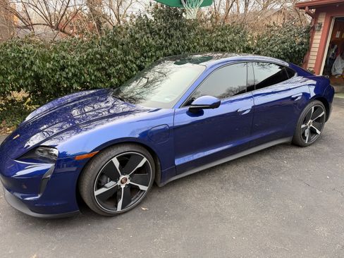 Used 2021 Porsche Taycan image 27