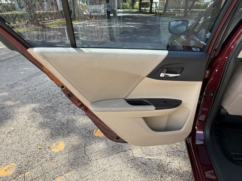Used 2015 Honda Accord LX image 24