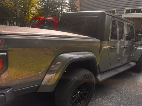Used 2020 Jeep Gladiator Overland w/ Popular Equipment Package AWD/4WD image 5