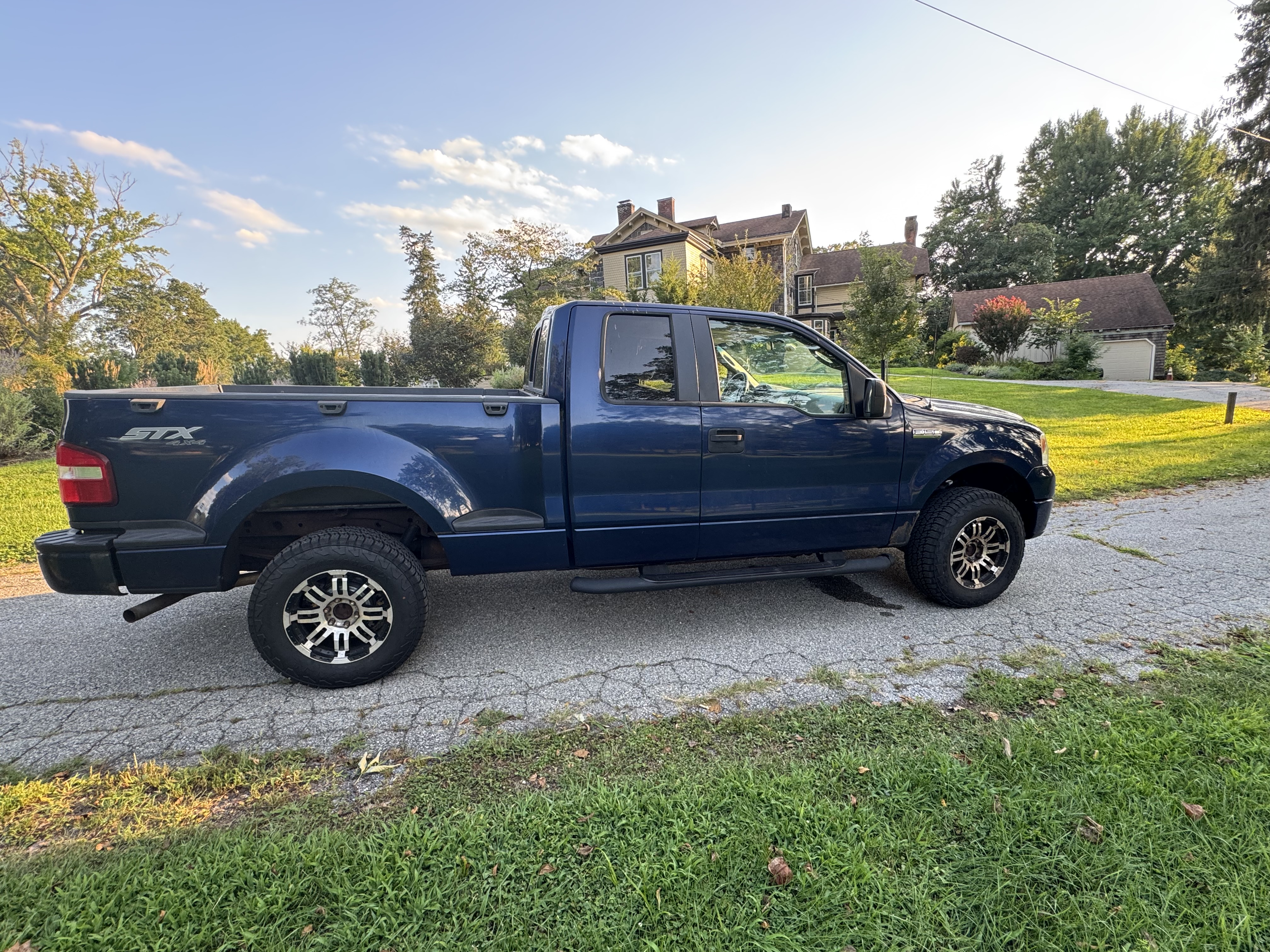 Used 2007 Ford F150 STX AWD/4WD image 2