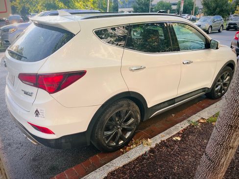 Used 2018 Hyundai Santa Fe Sport AWD/4WD image 5