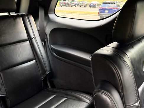 Used 2019 Dodge Durango R/T w/ Technology Group AWD/4WD image 17