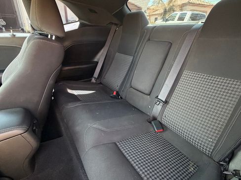 Used 2019 Dodge Challenger SXT RWD image 9